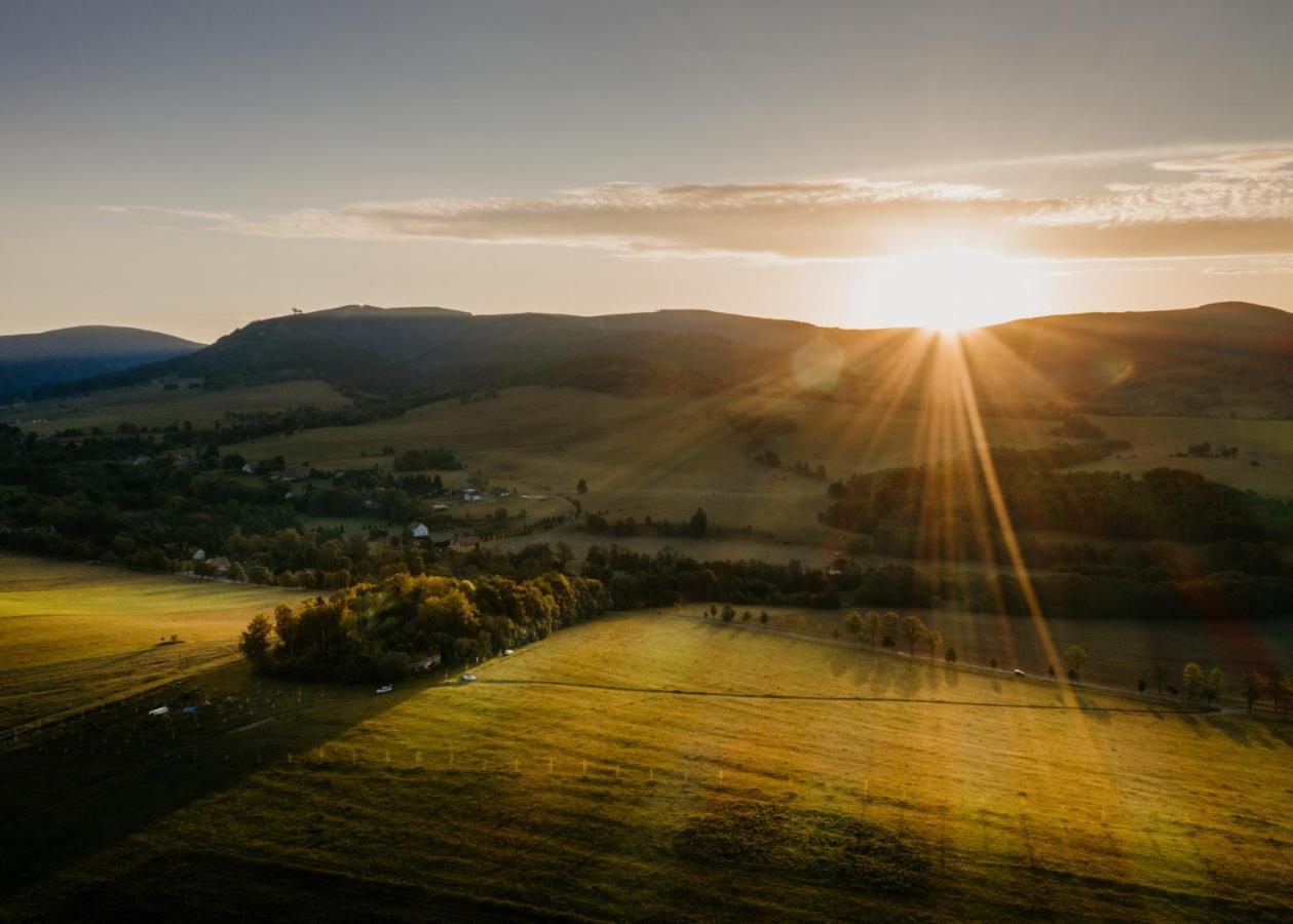 Готель Treehous Sneznik S Wellness Долні-Морава Екстер'єр фото