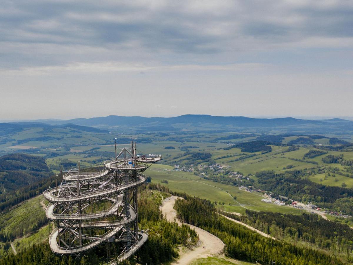 Готель Treehous Sneznik S Wellness Долні-Морава Екстер'єр фото