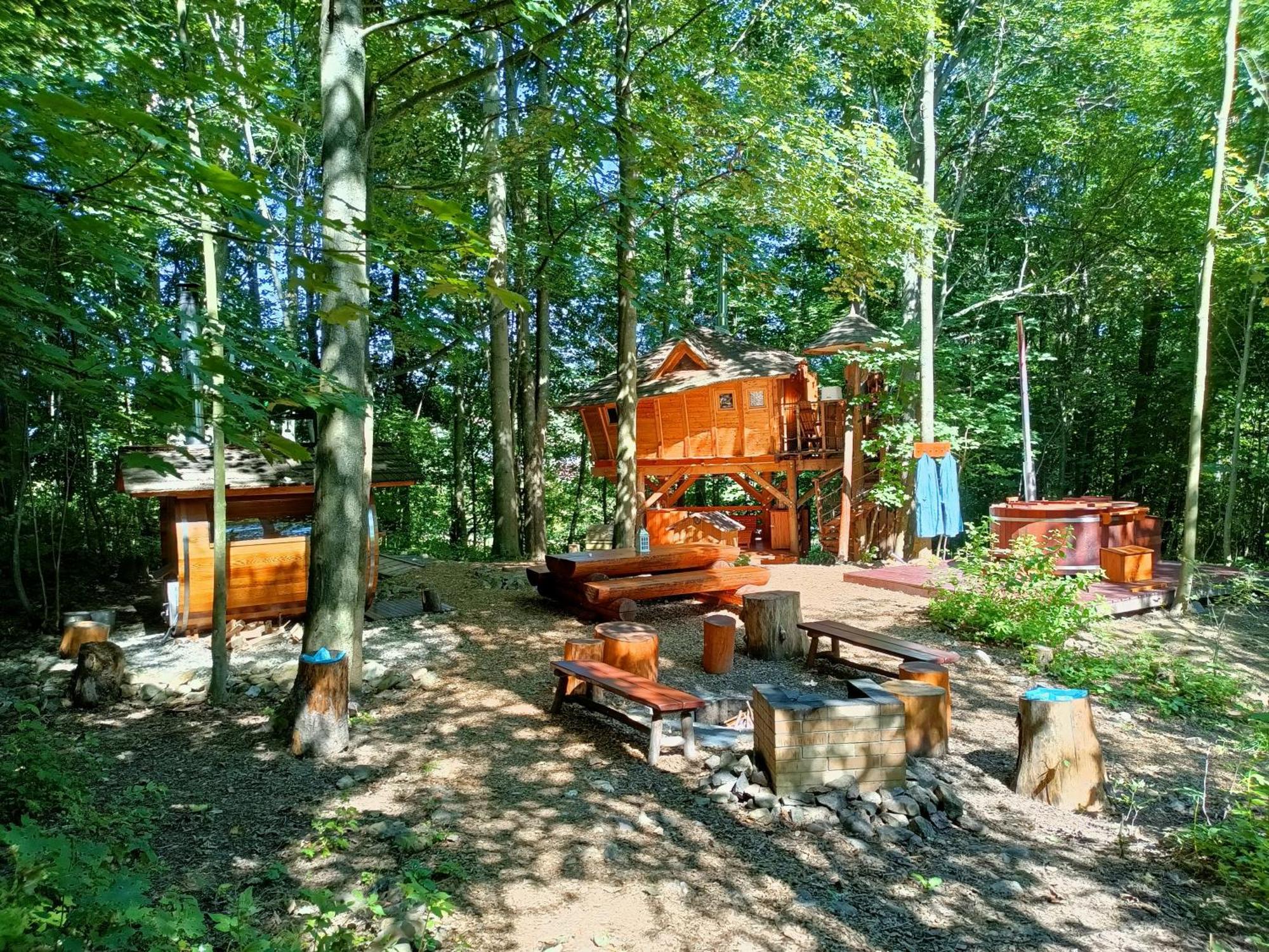 Готель Treehous Sneznik S Wellness Долні-Морава Екстер'єр фото