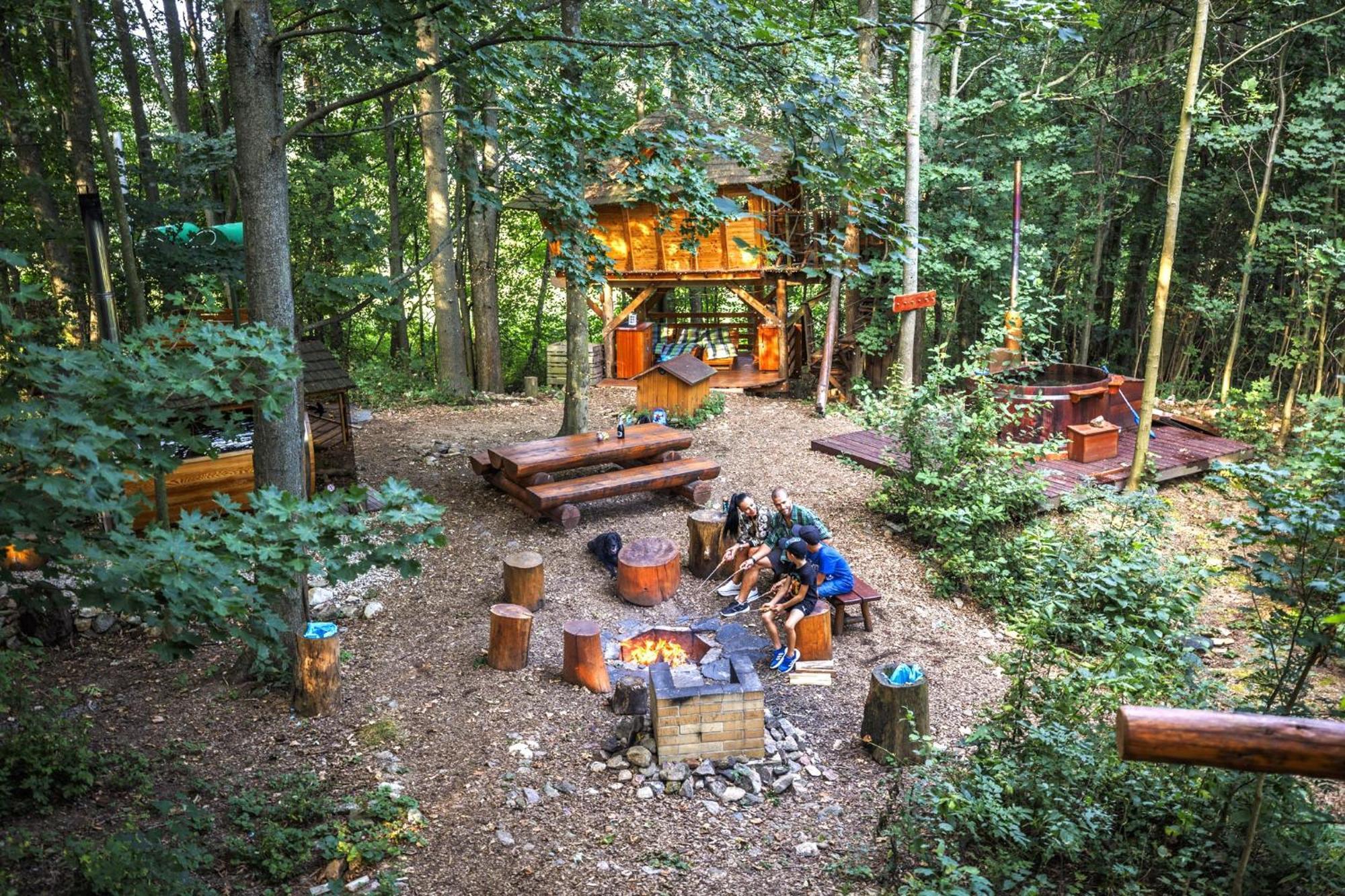 Готель Treehous Sneznik S Wellness Долні-Морава Екстер'єр фото