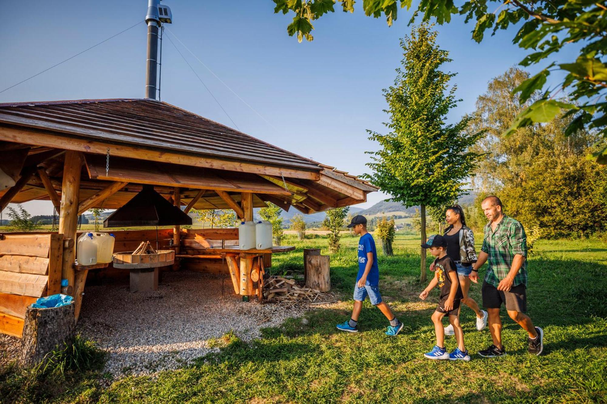 Готель Treehous Sneznik S Wellness Долні-Морава Екстер'єр фото